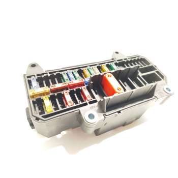 CAJA RELES / FUSIBLES 61136900583 