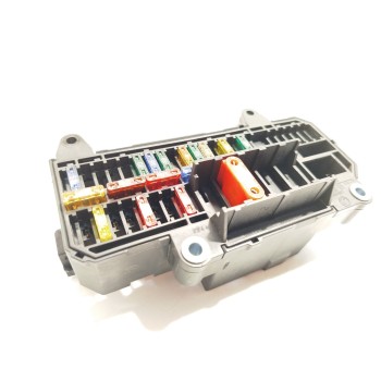 CAJA RELES / FUSIBLES 61136900583 