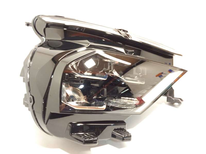 Recambio de faro derecho para citroën c4 iii 1.2 referencia OEM IAM 9830649280  73374698 3