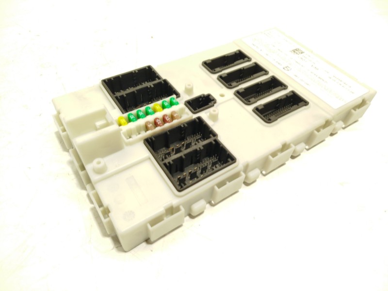 CAJA RELES / FUSIBLES 61358796101 