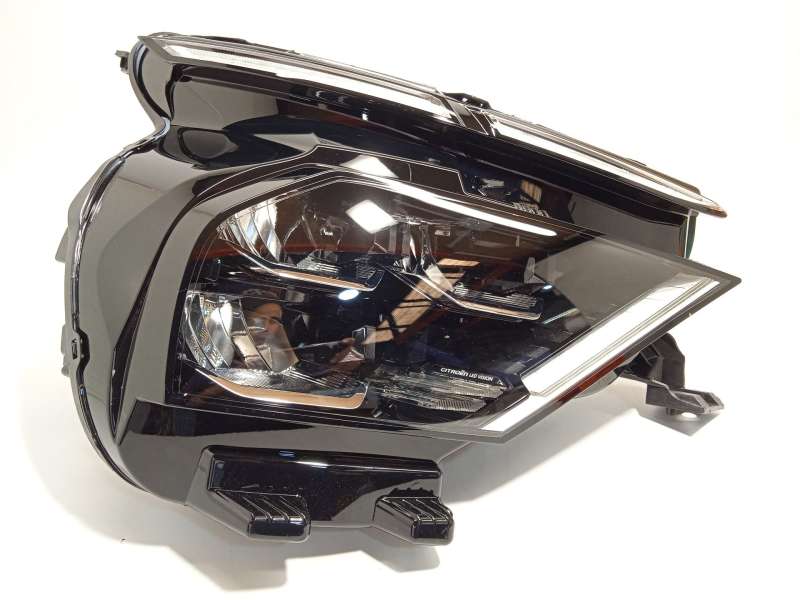Recambio de faro derecho para citroën c4 iii 1.2 referencia OEM IAM 9830649280  73374698 3
