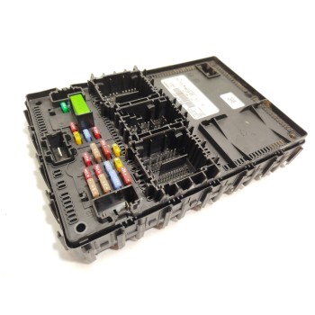 CAJA RELES / FUSIBLES NU5T15604ECAG F005V04280
