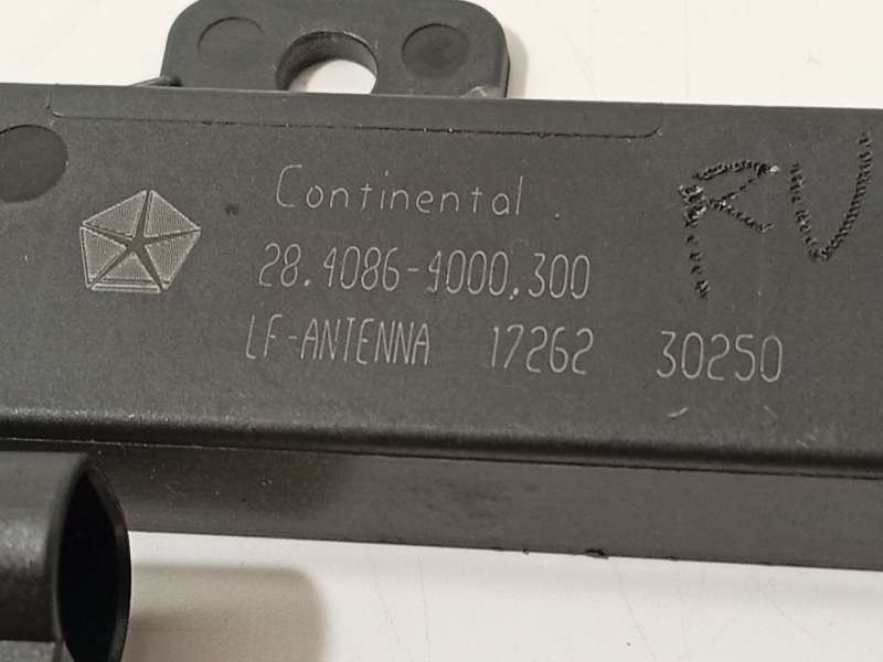 Recambio de antena para maserati levante suv (m161) 3.0 d q4 referencia OEM IAM 68051315AB 04749301AB 2840864000300 4