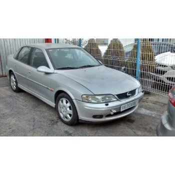 opel vectra b berlina del año 2000