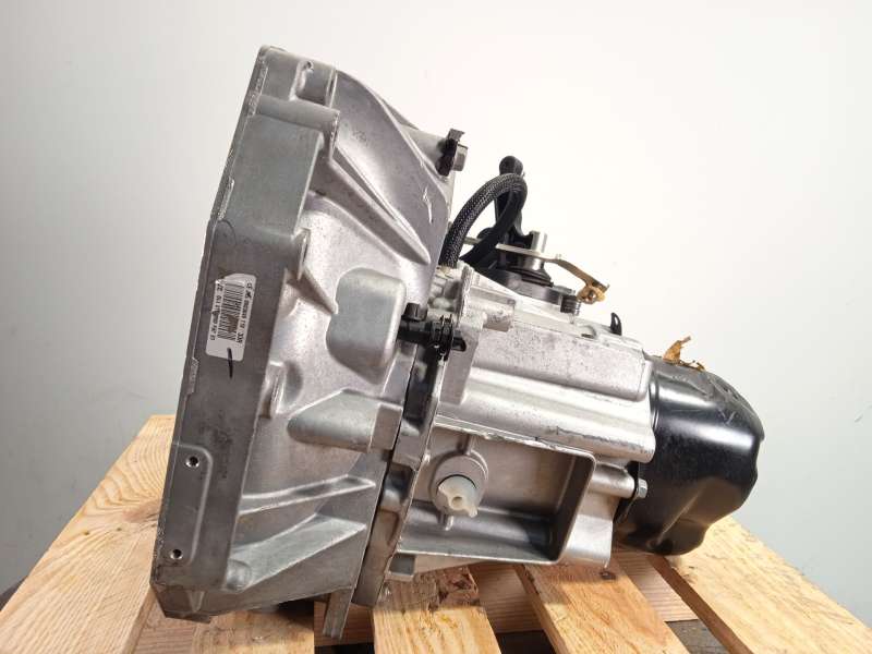 Recambio de caja cambios para dacia duster (hs_) 1.6 sce 115 referencia OEM IAM JR5084 320103723R 2