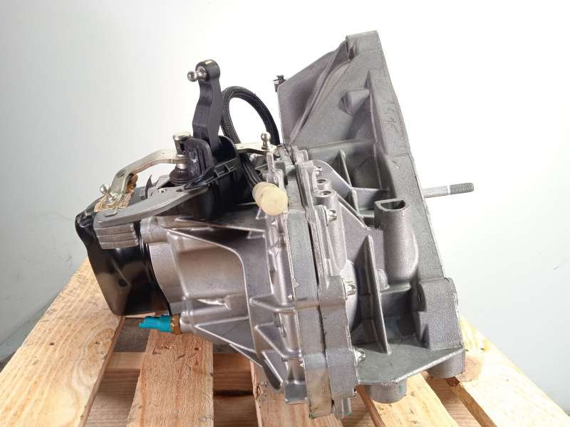 Recambio de caja cambios para dacia duster (hs_) 1.6 sce 115 referencia OEM IAM JR5084 320103723R 3