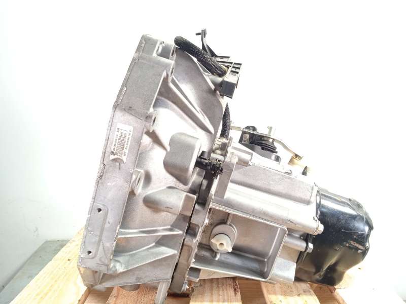 Recambio de caja cambios para dacia duster (hs_) 1.6 sce 115 referencia OEM IAM JR5084 320103723R 2