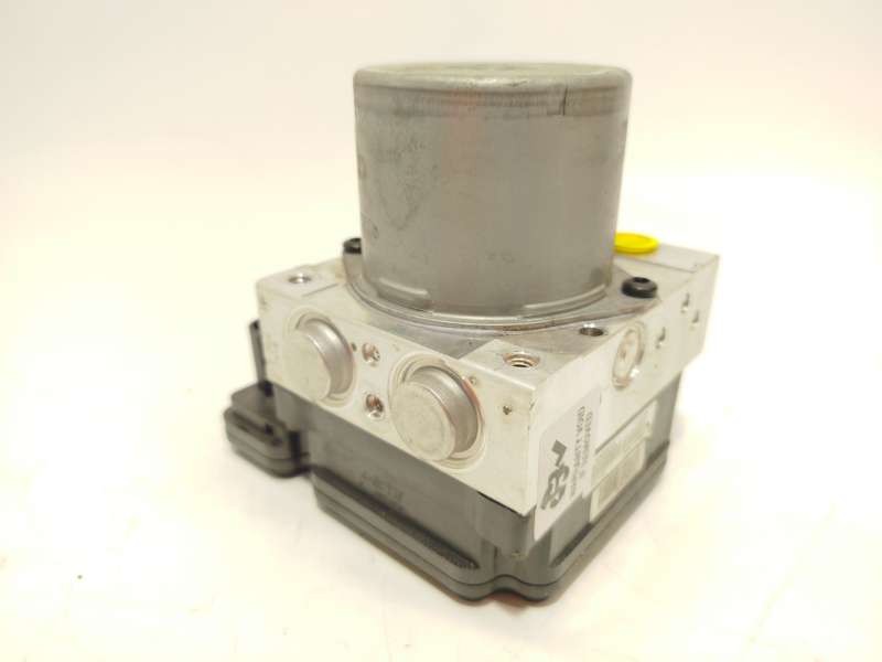 Recambio de abs para hyundai i20 active tecno referencia OEM IAM 58920C8390 6158945200 C858924650 3