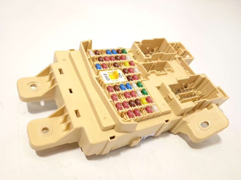 CAJA RELES / FUSIBLES 91950G2250 G2250