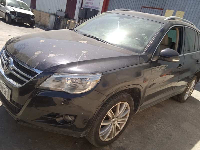 VOLKSWAGEN TIGUAN (5N1)