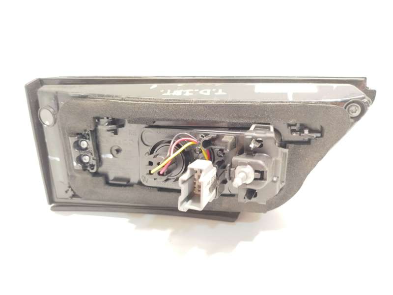Recambio de piloto trasero derecho interior para lynk & co 01 phev referencia OEM IAM 8888077998 - Negro 3