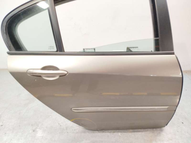 Recambio de puerta trasera derecha para renault laguna iii (bt0/1) 2.0 dci (bt07, bt0j, bt14, bt1a, bt1s) referencia OEM IAM 821 4