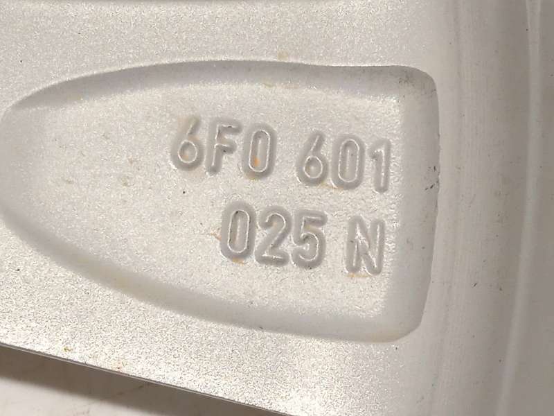 Recambio de llanta para seat ibiza v (kj1, kjg) 1.0 tsi referencia OEM IAM 6F0601025N 6F0601025G8Z8 - Blanco 8