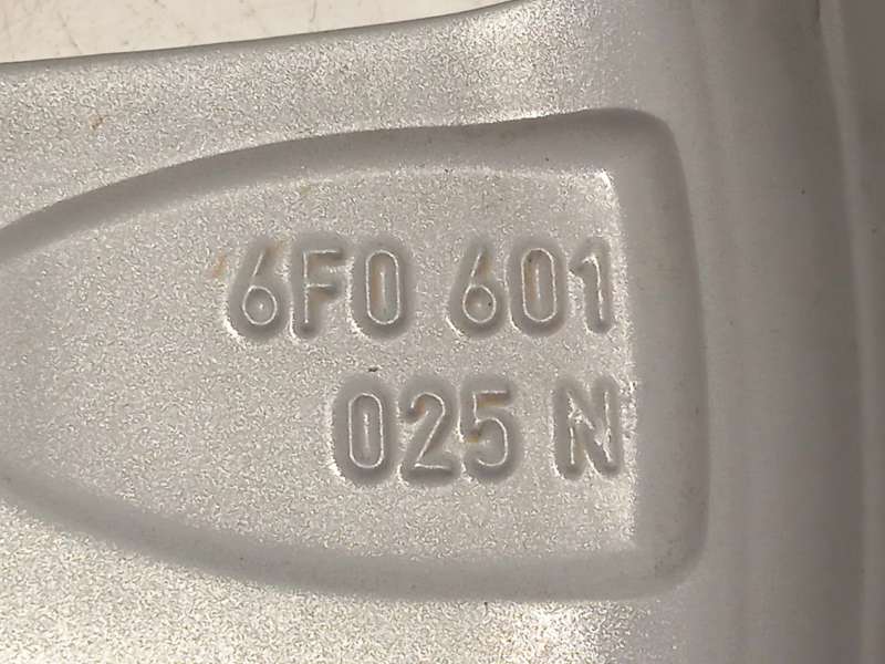 Recambio de llanta para seat ibiza v (kj1, kjg) 1.0 tsi referencia OEM IAM 6F0601025N 6F0601025G8Z8 - Blanco 8