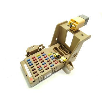 CAJA RELES / FUSIBLES 82201FJ210 