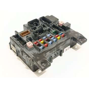 CAJA RELES / FUSIBLES 8637A318 L8637001A
