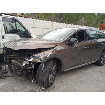 volvo v60 kombi cross country del año 2015