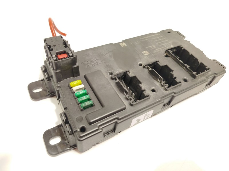CAJA RELES / FUSIBLES 61359866980 A2C30450228