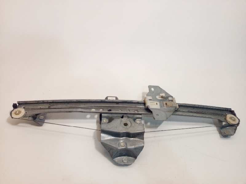 ELEVALUNAS DELANTERO IZQUIERDO 807213915R 128001472B