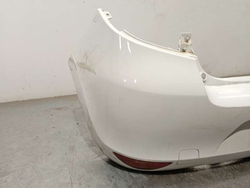 Recambio de paragolpes trasero para renault clio iii (br0/1, cr0/1) 1.2 16v (br02, br0j, br11, cr02, cr0j, cr11) referencia OEM - Blanco 2