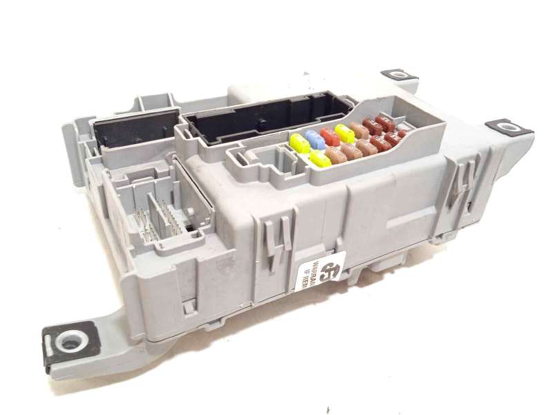 Recambio de caja reles / fusibles para opel combo d 1.3 16v cdti referencia OEM IAM 519756240 51975624 - Blanco 2
