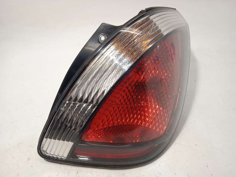 PILOTO TRASERO DERECHO 924021G210 