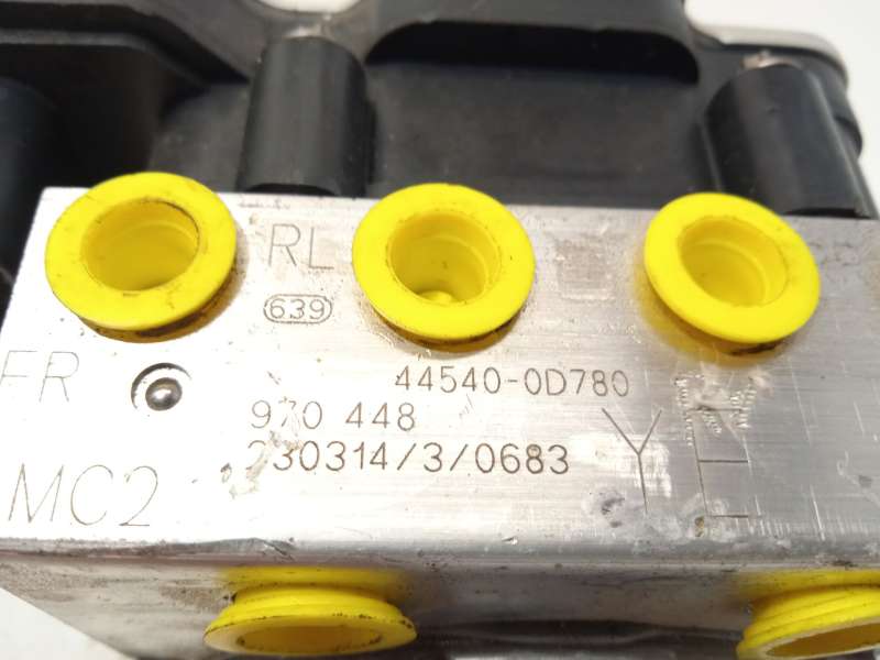 Recambio de abs para toyota yaris (_p21_, _pa1_, _ph1_) 1.5 hybrid (mxph10) referencia OEM IAM 445400D780 0265957151 970448 6