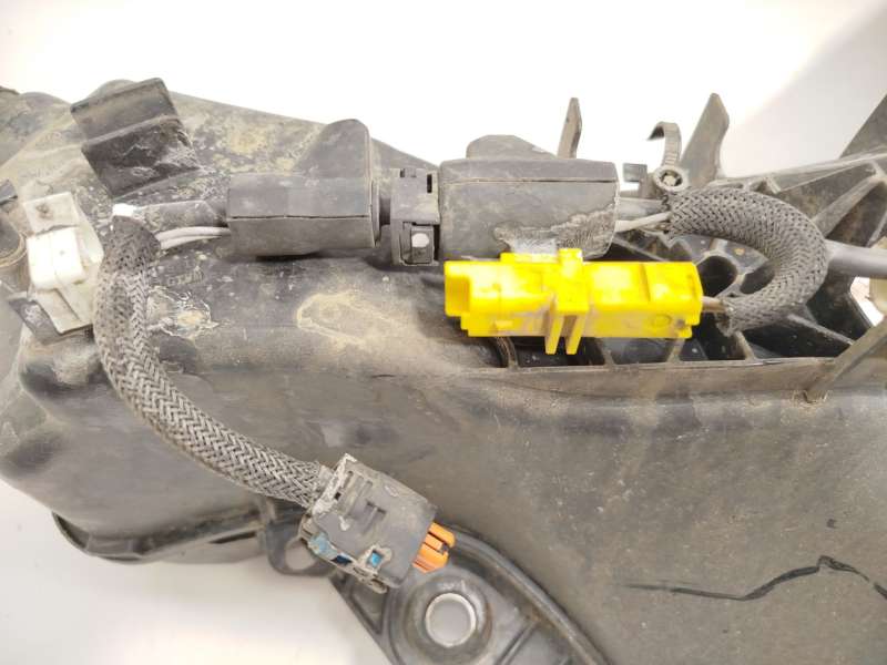 Recambio de deposito aditivo fap adblue para nissan nv250 furgoneta (x61) dci 95 referencia OEM IAM 172A25422R - Blanco 5