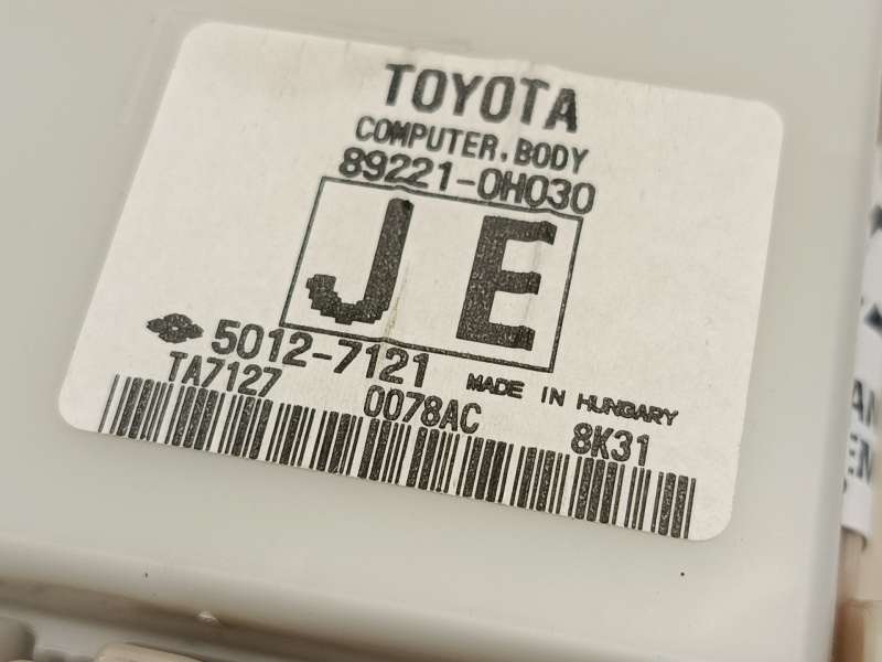 Recambio de caja reles / fusibles para toyota aygo (_b4_) 1.0 vvti (kgb40) referencia OEM IAM 827300H040 892210H030 - Granate 6