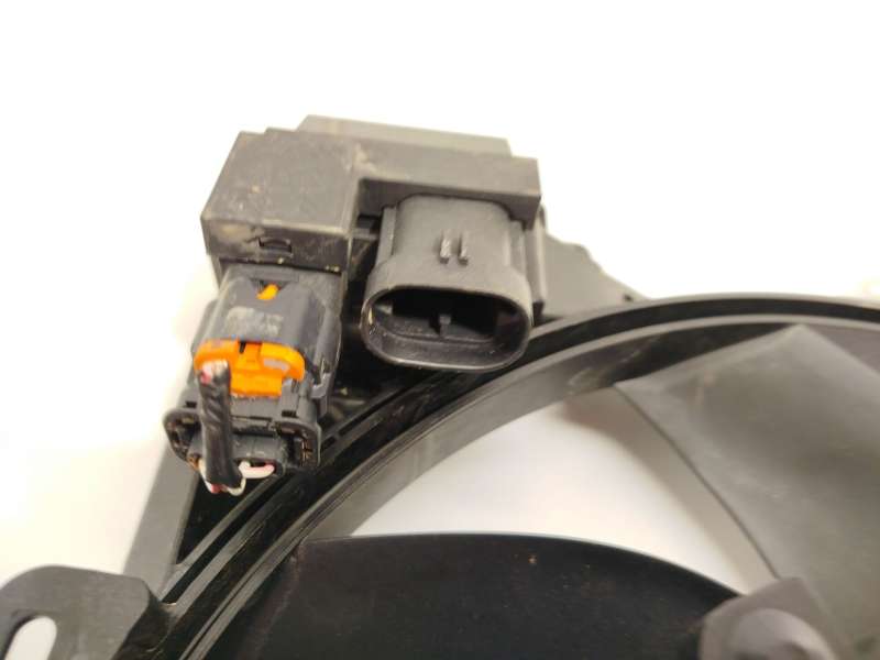 Recambio de electroventilador para citroën c3 iii (sx) 1.2 puretech 82 referencia OEM IAM 9829774580 - Blanco 3