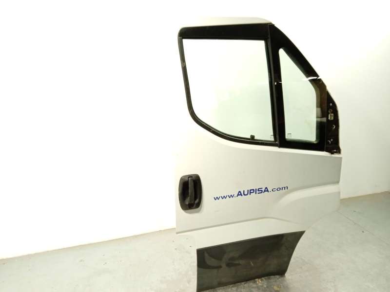 Recambio de puerta delantera derecha para iveco daily vi caja/chasis 35s15, 35c15, 40c15, 50c15, 60c15, 65c15, 70c15 referencia - Blanco 2