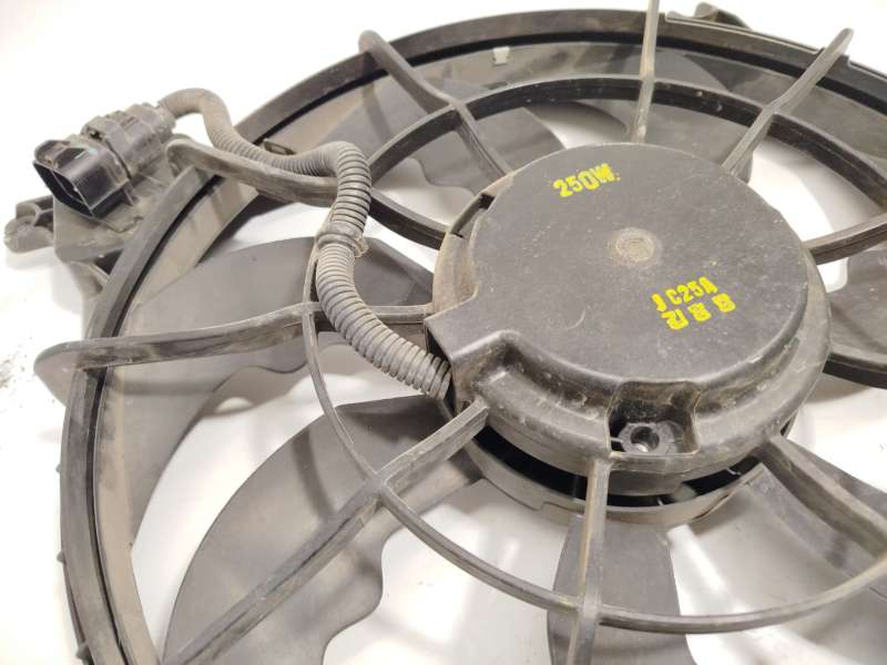 Recambio de electroventilador para kia sorento ii (xm) 2.2 crdi referencia OEM IAM 253802P100 - Blanco 2