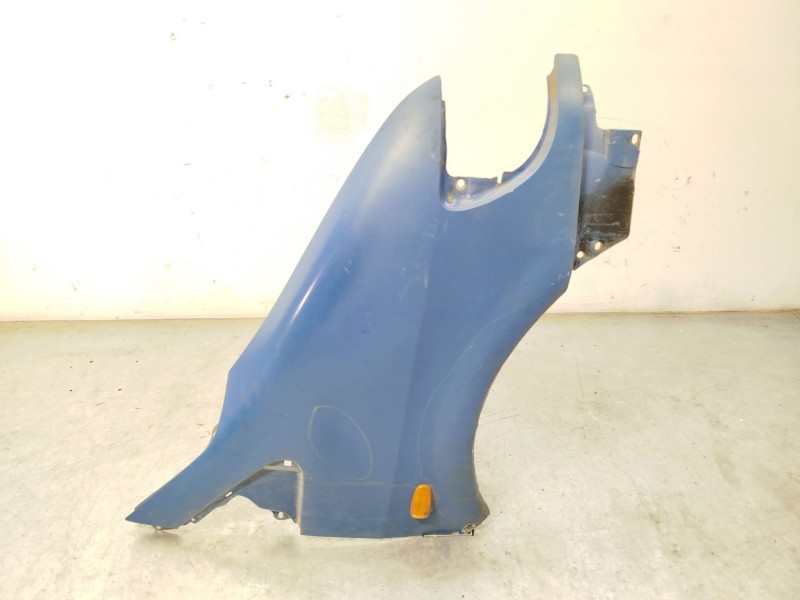 ALETA DELANTERA DERECHA A6388801506 