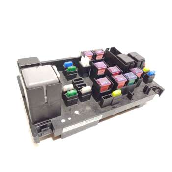 CAJA RELES / FUSIBLES 82241FJ050 