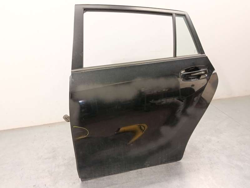 PUERTA TRASERA IZQUIERDA 670040F020 