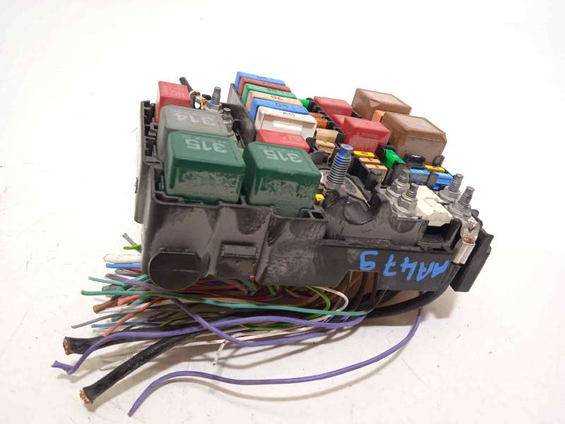 Recambio de caja reles / fusibles para citroën c3 aircross feel referencia OEM IAM 9804848580 2
