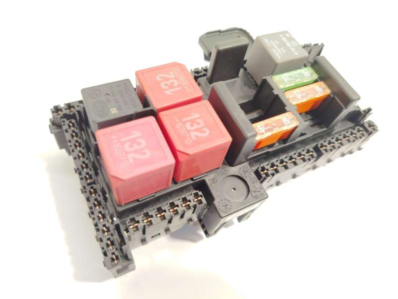 Recambio de caja reles / fusibles para mercedes-benz clase c coupé (c205) c 220 d (205.304) referencia OEM IAM A2059068501 2
