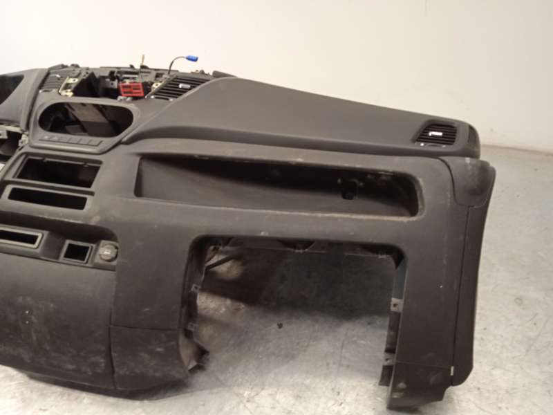 Recambio de salpicadero para iveco daily vi furgoneta 33s16, 35s16, 35c16, 40c16, 50c16 referencia OEM IAM 5802518566 - Blanco 4