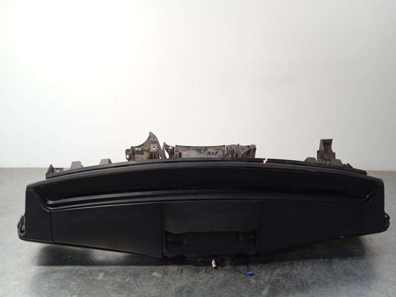 Recambio de salpicadero para iveco daily vi furgoneta 33s16, 35s16, 35c16, 40c16, 50c16 referencia OEM IAM 5802518566 - Blanco 5