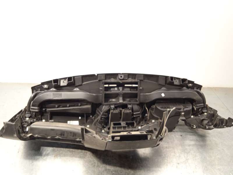 Recambio de salpicadero para iveco daily vi furgoneta 33s16, 35s16, 35c16, 40c16, 50c16 referencia OEM IAM 5802518566 - Blanco 7