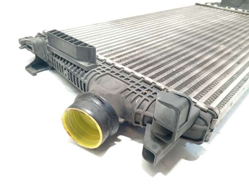 Recambio de intercooler para opel zafira tourer c (p12) 2.0 cdti (75) referencia OEM IAM 13267647 - Blanco 2
