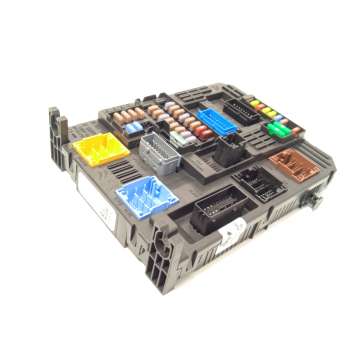 CAJA RELES / FUSIBLES 9830813080 1640712480 28625187