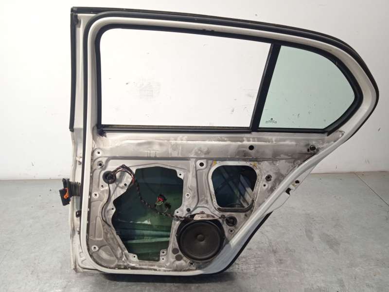 Recambio de puerta trasera derecha para skoda suberb (3t4) ambition referencia OEM IAM 3T5833056 - Blanco 4