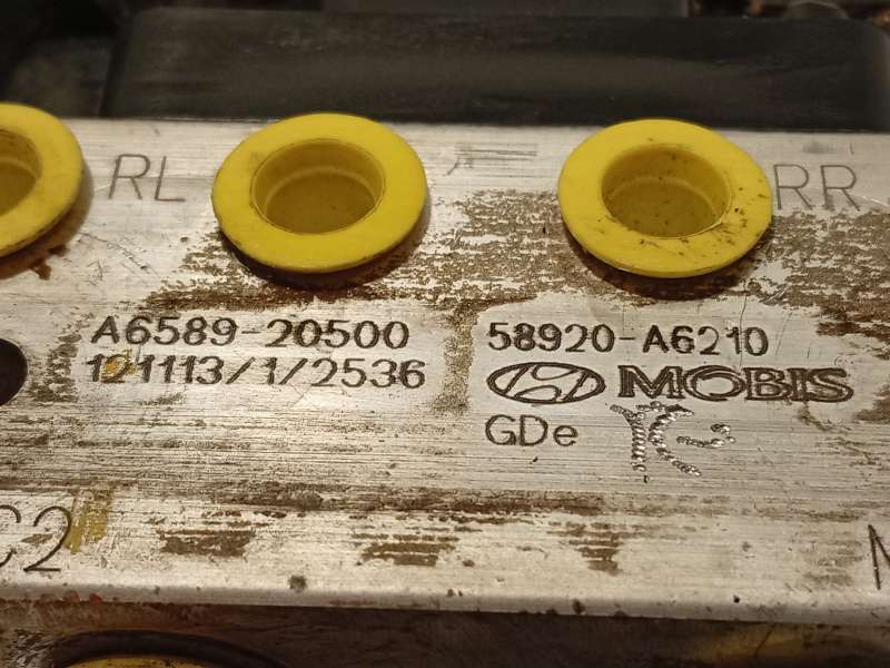 Recambio de abs para hyundai i30 (gd) 1.6 crdi referencia OEM IAM 58920A6210 A658920500 6158945200 7