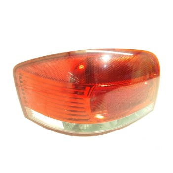 PILOTO TRASERO IZQUIERDO 8P0945095 