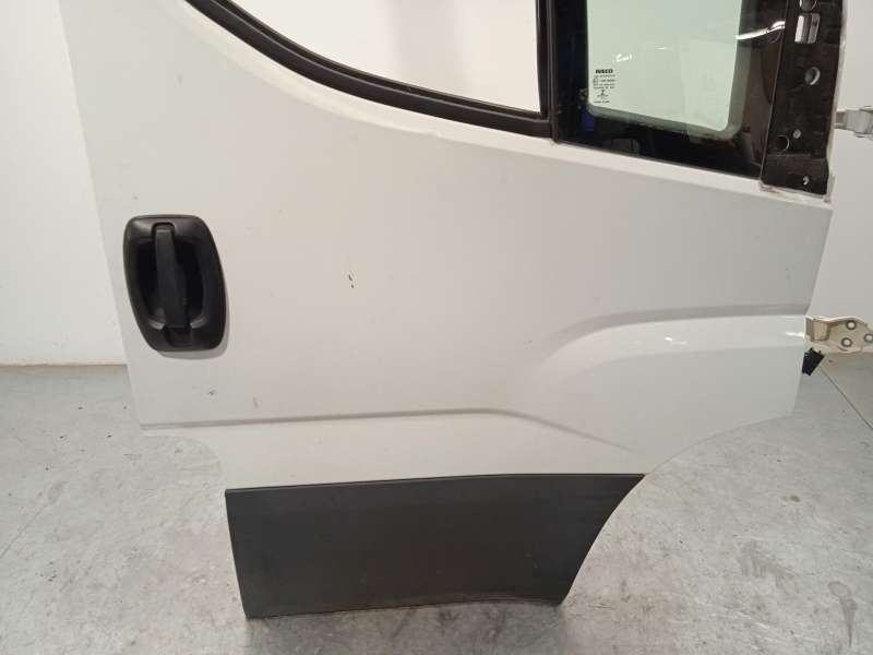 Recambio de puerta delantera derecha para iveco daily vi furgoneta 35s16, 35c16, 70c16 referencia OEM IAM 5801519999 - Blanco 2