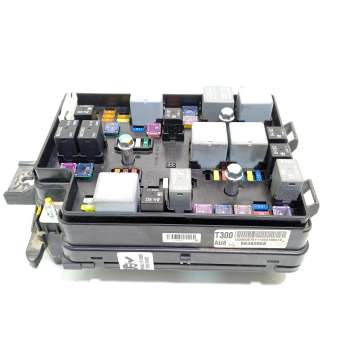 CAJA RELES / FUSIBLES 95462806 
