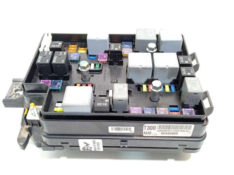 CAJA RELES / FUSIBLES 95462806 