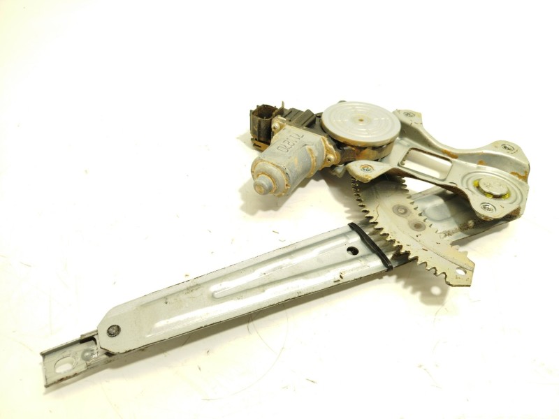 ELEVALUNAS TRASERO DERECHO 827201KA0B 