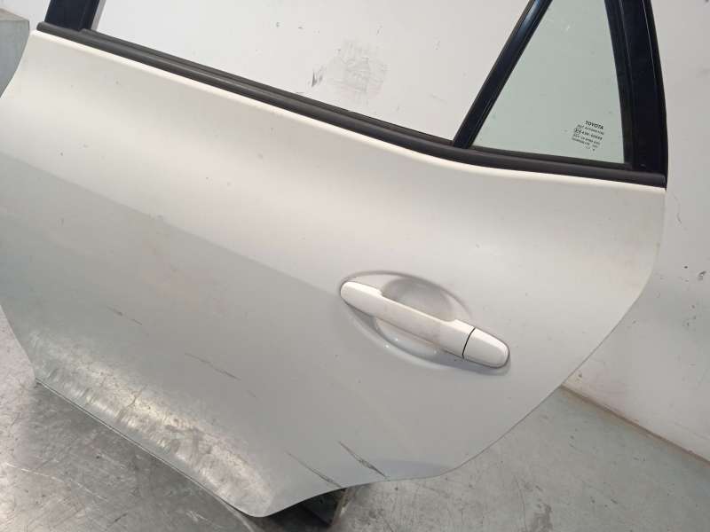 Recambio de puerta trasera izquierda para toyota auris (_e15_) 1.8 hybrid (zwe150_) referencia OEM IAM 6700402260 - Blanco 3